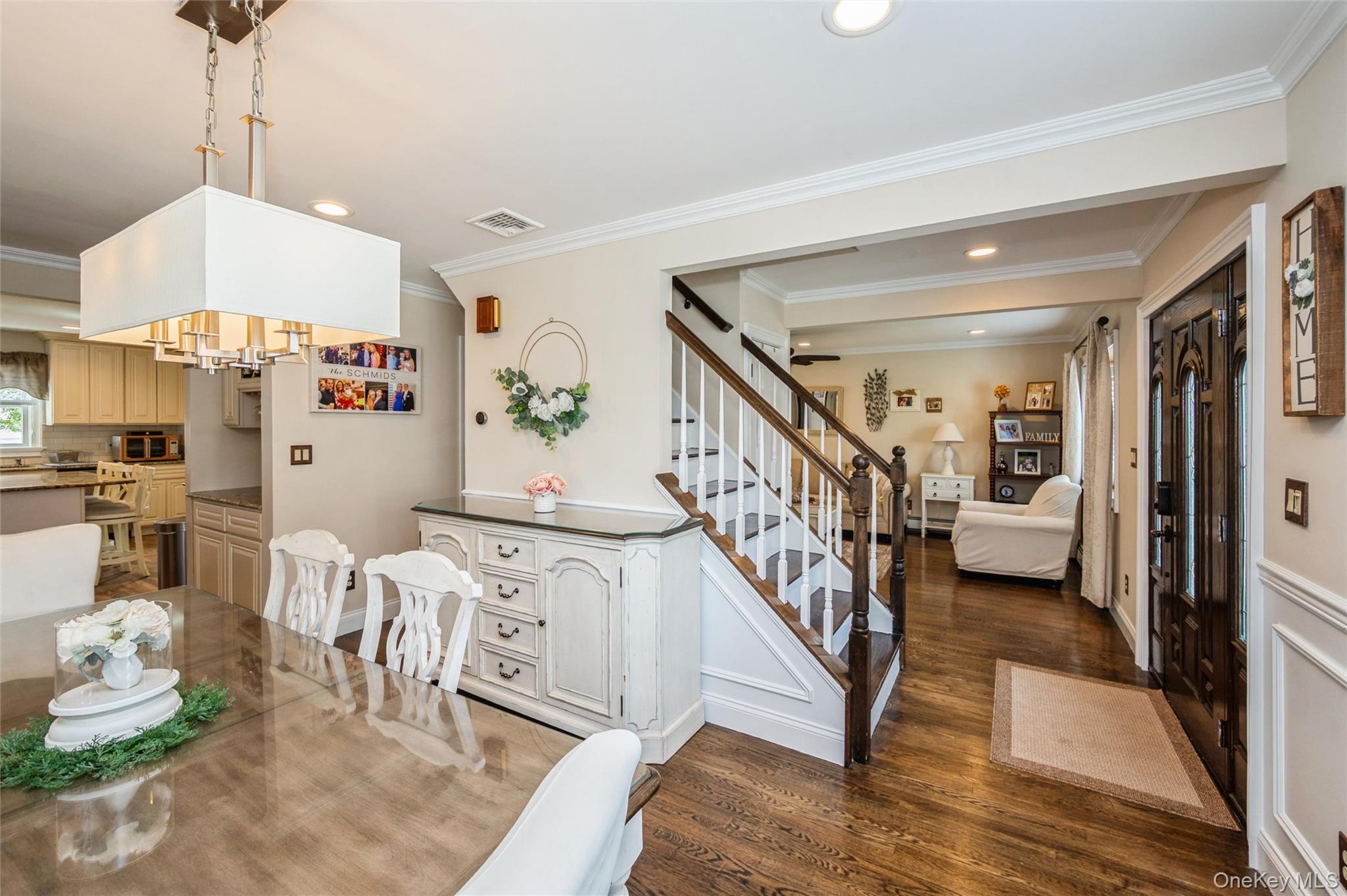 21 Crest Road East North Merrick, NY 11566 - Photo 6 of 27