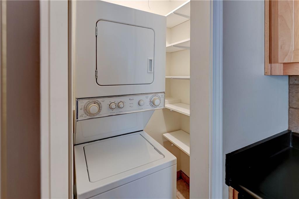 4157 Roanoke Road, Unit 2 Kansas City, MO 64111 - Photo 15 of 33