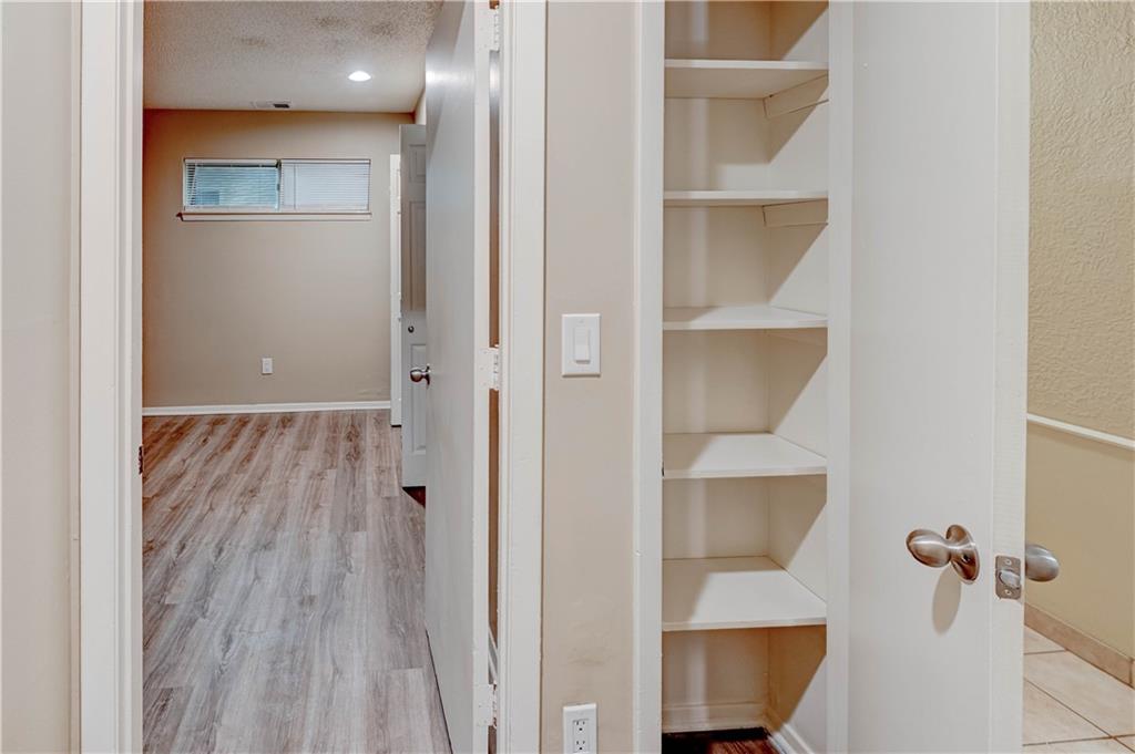 4157 Roanoke Road, Unit 2 Kansas City, MO 64111 - Photo 17 of 33