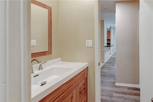 $109,900 | 4157 Roanoke Road, Unit 2, Kansas City, MO 64111