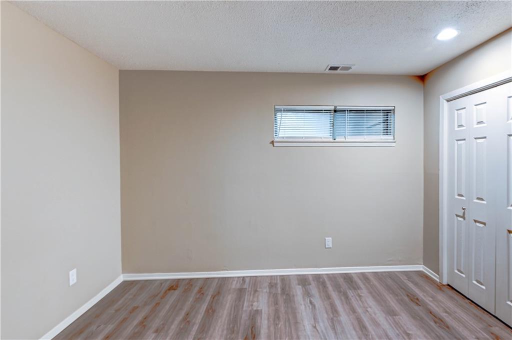 4157 Roanoke Road, Unit 2 Kansas City, MO 64111 - Photo 27 of 33