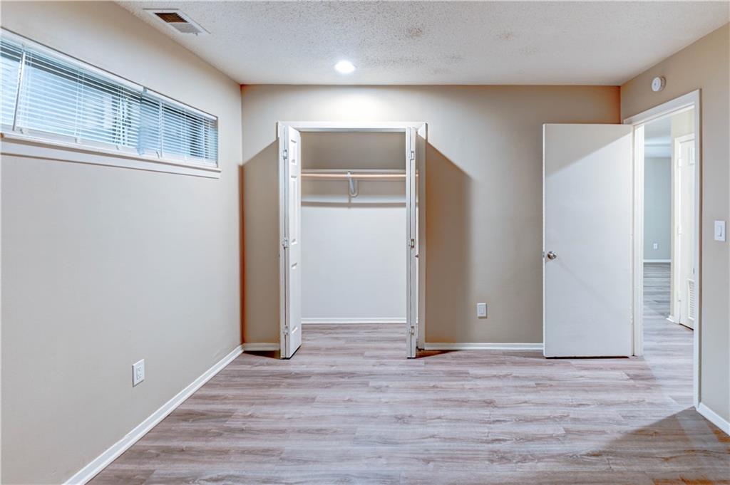 4157 Roanoke Road, Unit 2 Kansas City, MO 64111 - Photo 28 of 33