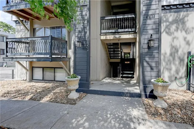$109,900 | 4157 Roanoke Road, Unit 2, Kansas City, MO 64111
