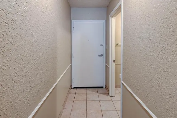 $109,900 | 4157 Roanoke Road, Unit 2, Kansas City, MO 64111