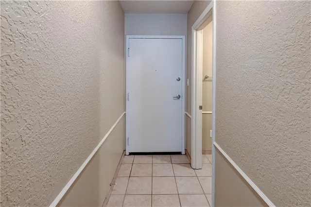 $109,900 | 4157 Roanoke Road, Unit 2, Kansas City, MO 64111