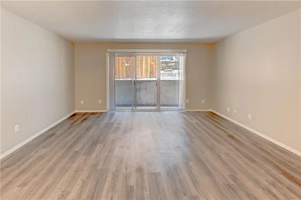 $109,900 | 4157 Roanoke Road, Unit 2, Kansas City, MO 64111