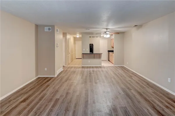 $109,900 | 4157 Roanoke Road, Unit 2, Kansas City, MO 64111