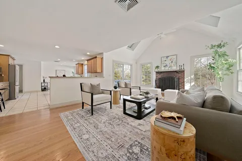 $1,950,000 | 197 Wood Street, Lexington, MA 02421