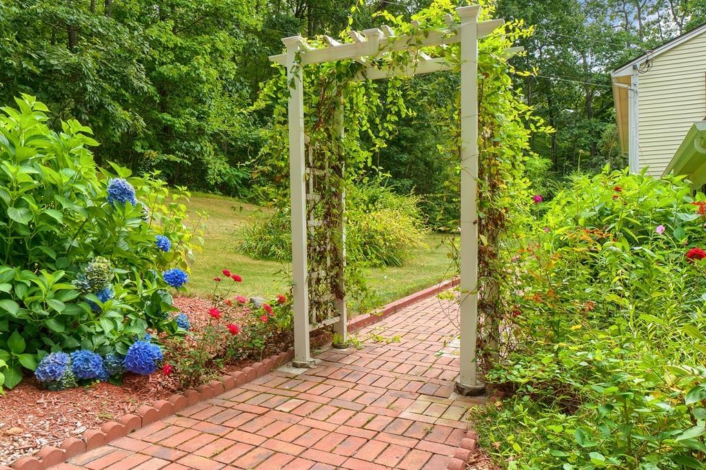 116 Scribner Road Tyngsborough, MA 01879 - Photo 10 of 32