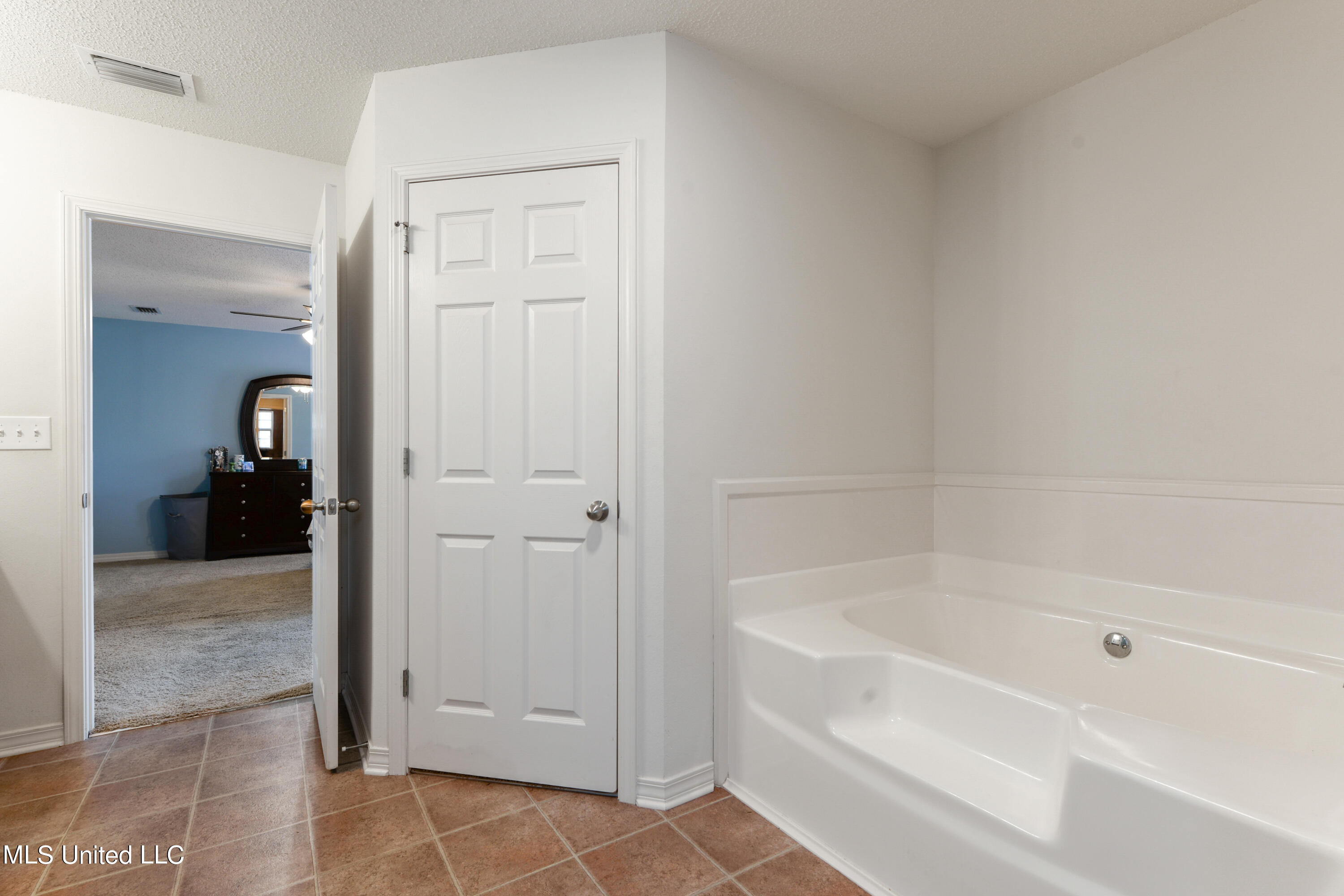 16519 Lily Orchard Road Moss Point, MS 39562 - Photo 12 of 29 83DF2C0E-F35D-4794-92B9-B3D72D193CA9