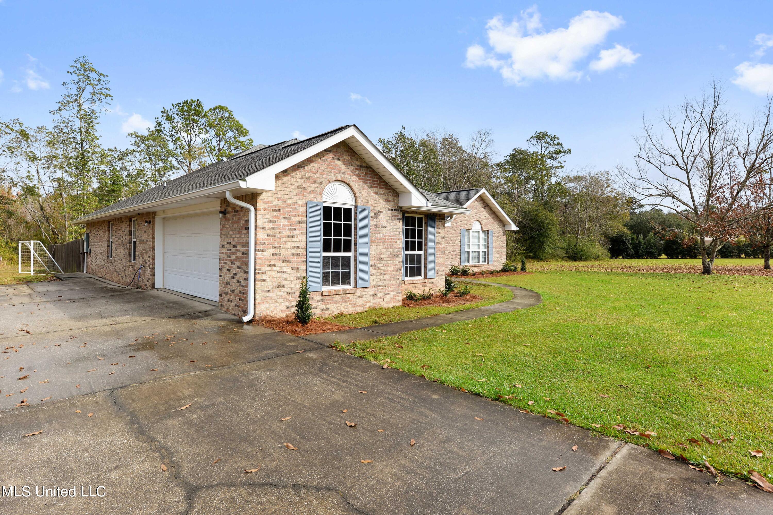 16519 Lily Orchard Road Moss Point, MS 39562 - Photo 2 of 29 E80A0646-A0EA-4DE4-9694-3EF1A5CE774F