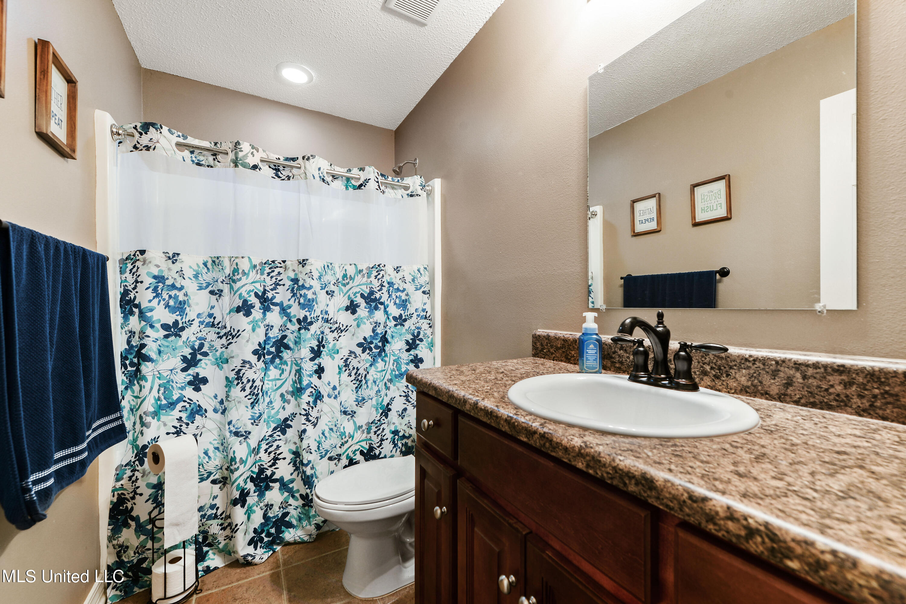 16519 Lily Orchard Road Moss Point, MS 39562 - Photo 5 of 29 DA534C67-ADC5-4A44-8EE0-CB375A6BD8EF