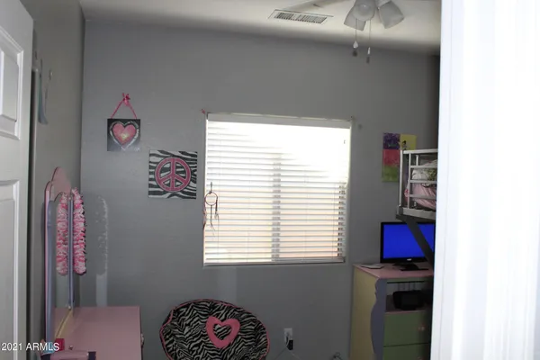 $2,095 | 399 East Goldmine Court, San Tan Valley, AZ 85140
