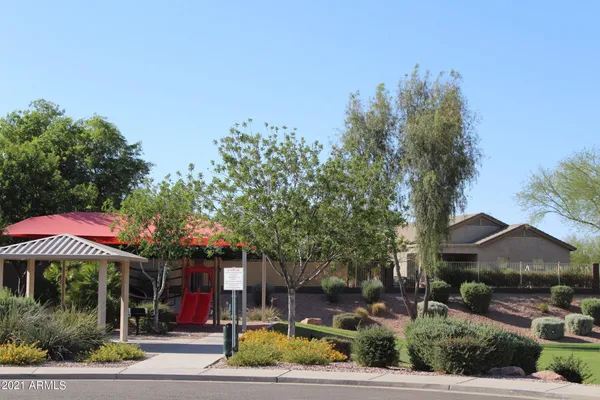 $2,075 | 399 East Goldmine Court, San Tan Valley, AZ 85140