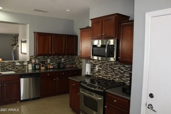 $2,095 | 399 East Goldmine Court, San Tan Valley, AZ 85140