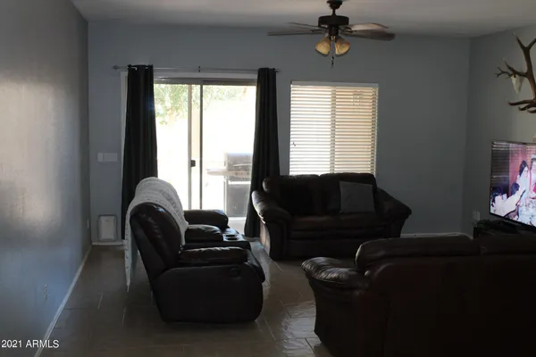 $2,075 | 399 East Goldmine Court, San Tan Valley, AZ 85140