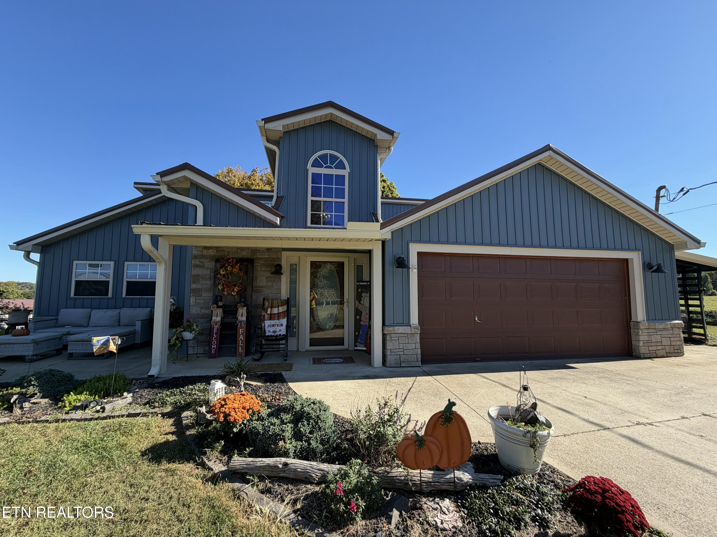 109 Ridgefield Drive Dandridge, TN 37725 - Photo 2 of 57 IMG_8663