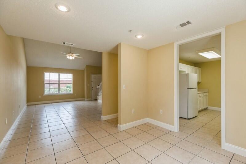 808 Valley Road Crestview, FL 32539 - Photo 11 of 35 a view of an empty room and a bathroom