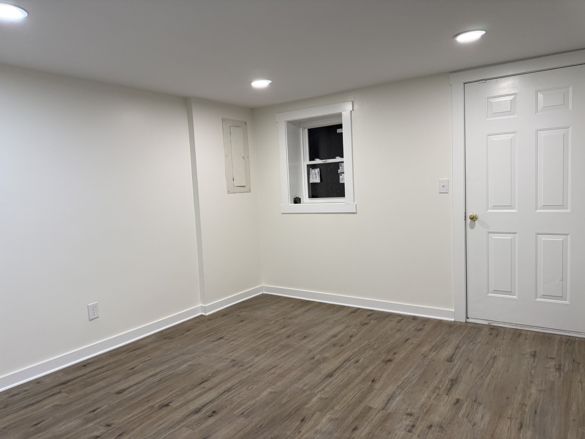 622 Beech Street Centerville, TN 37033 - Photo 24 of 30 a view of a room with wooden floor