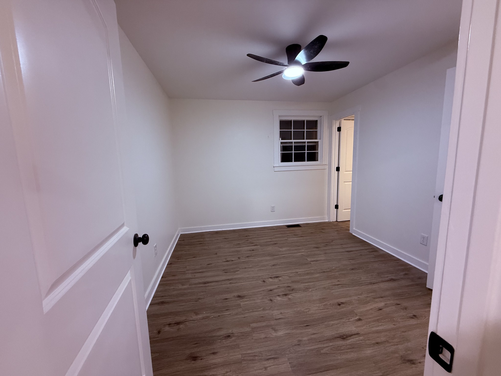 622 Beech Street Centerville, TN 37033 - Photo 10 of 30 a view of empty room with ceiling fan