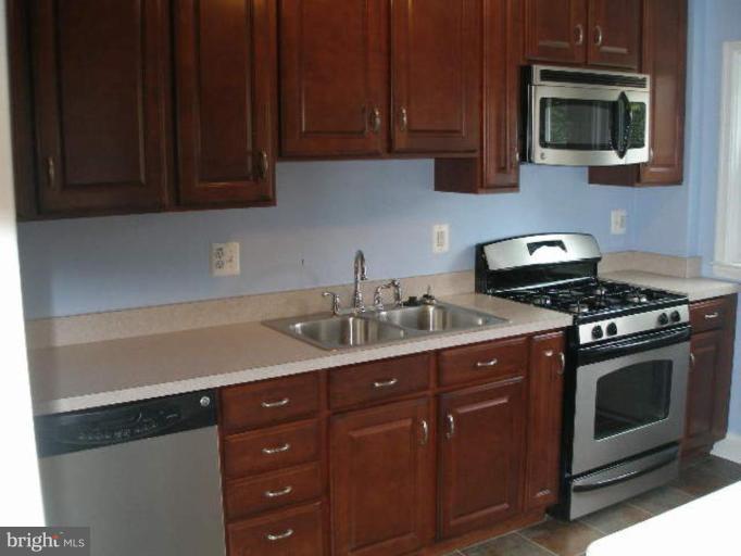 1512 Burnwood Road Baltimore, MD 21239 - Photo 3 of 18 Kitchen