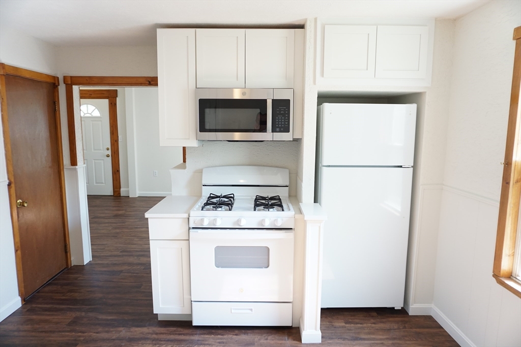 18 Sutherland Street Lowell, MA 01850 - Photo 8 of 28