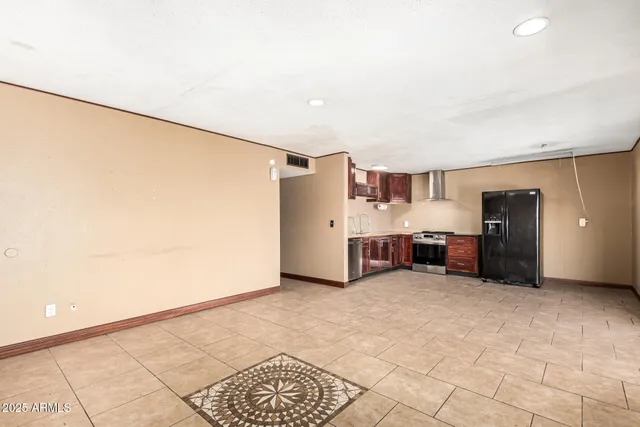 a view of livingroom with furniture