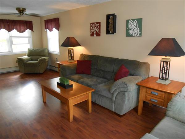 42 Santoro Road Worcester, MA 01606 - Photo 2 of 30 Gallery Image 2