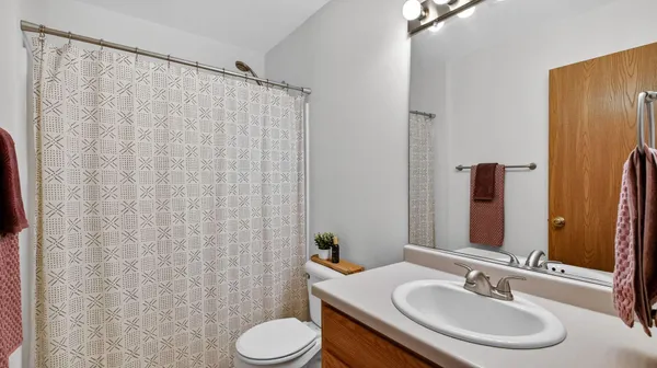 $384,900 | 305 Arbor Hill Circle, Eau Claire, WI 54703