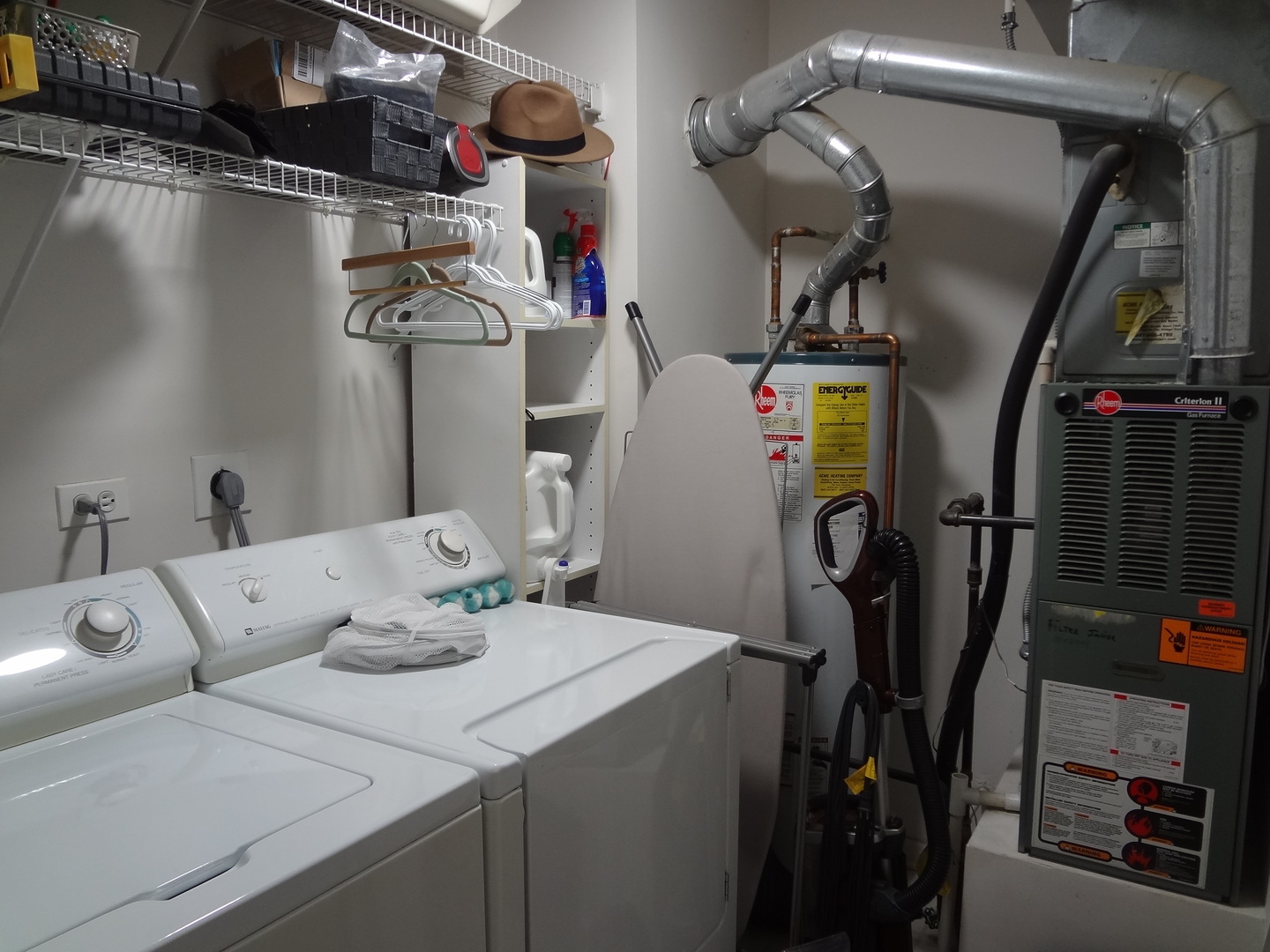 1171 North Red Oak Circle, Unit 4 Round Lake Beach, IL 60073 - Photo 20 of 23 a bathroom with a sink mirror and vanity