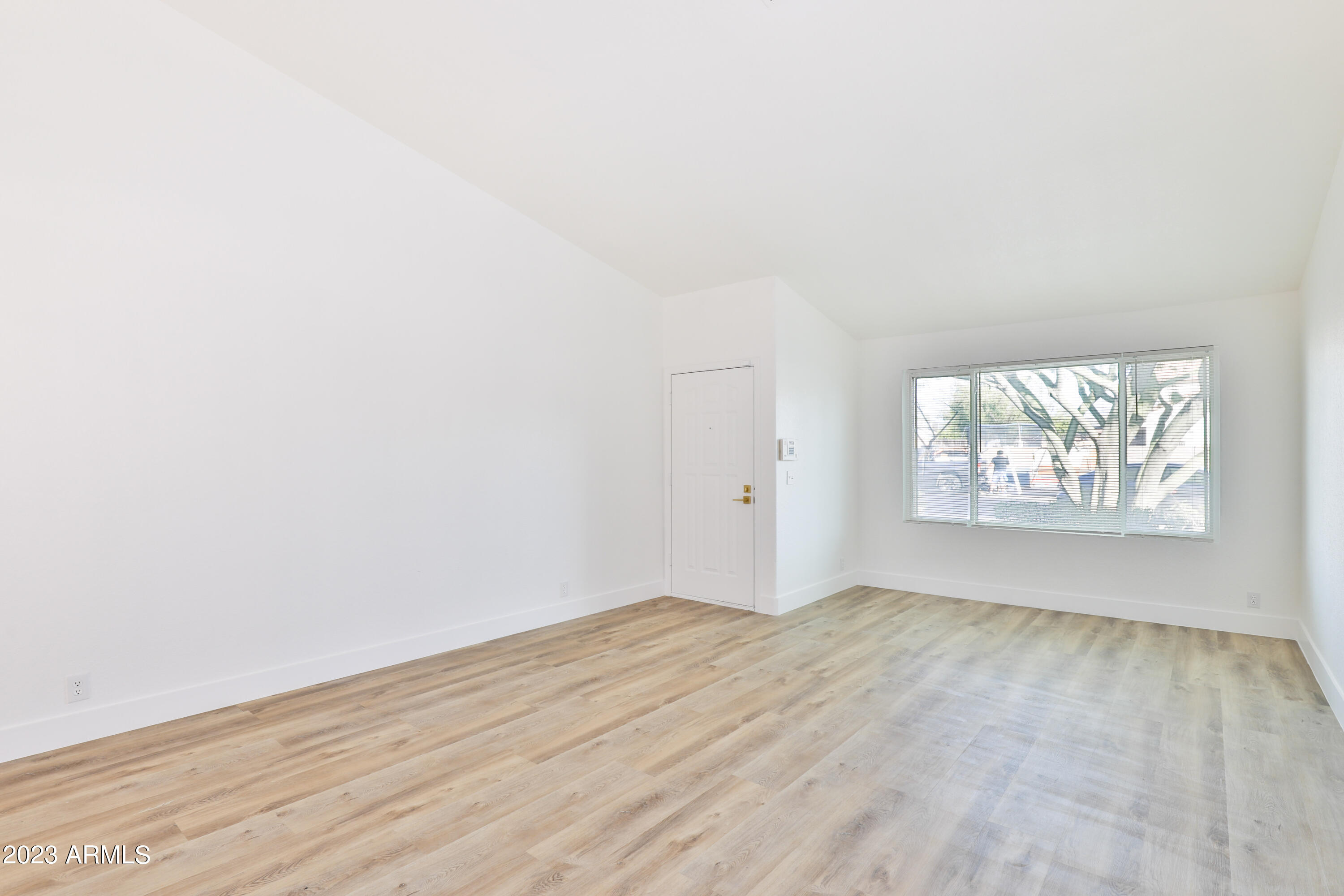 8783 West Ocotillo Road Glendale, AZ 85305 - Photo 5 of 30 5-IMG_0005