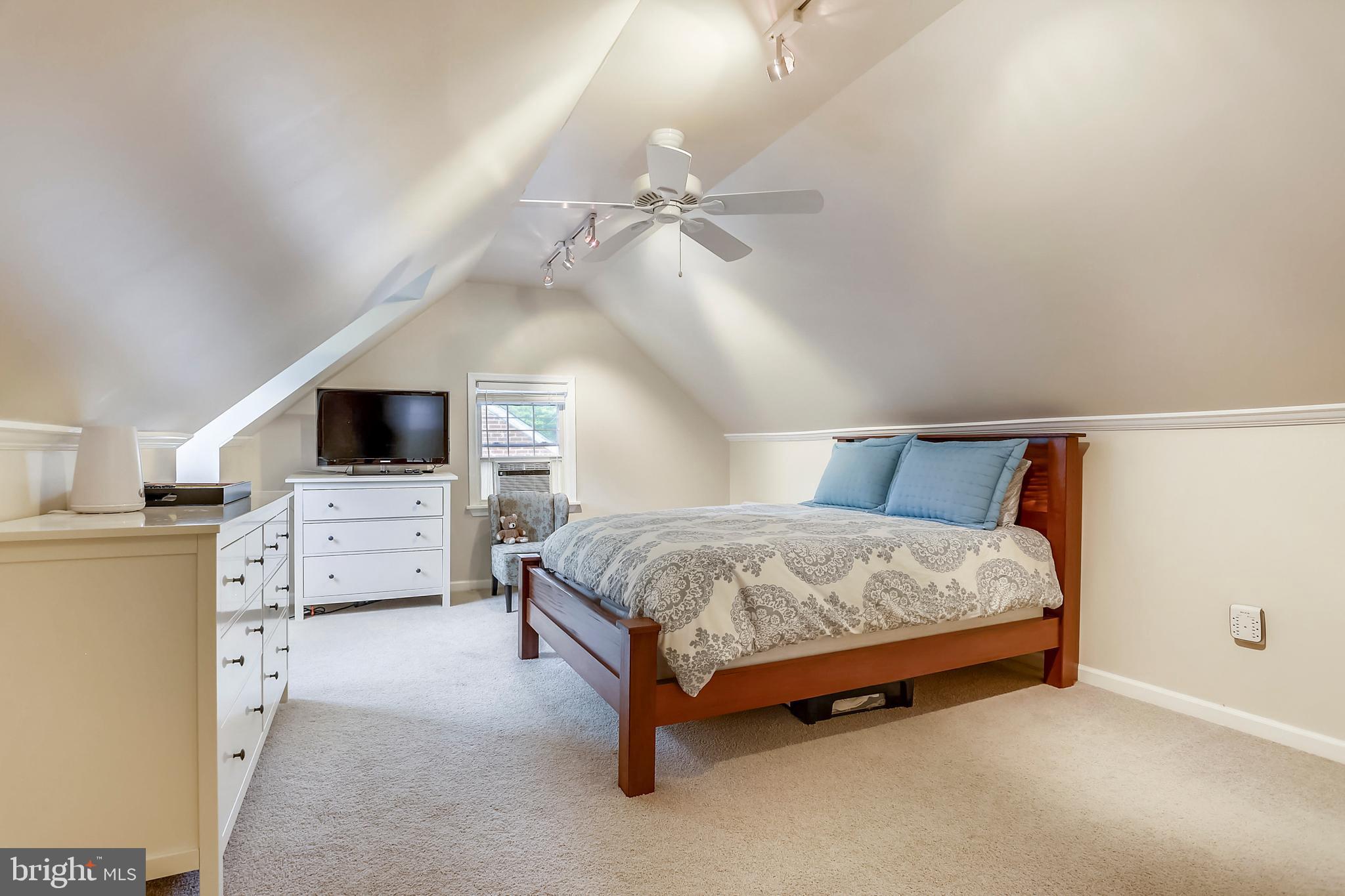 314 Penwood Road Silver Spring, MD 20901 - Photo 20 of 39 Master suite