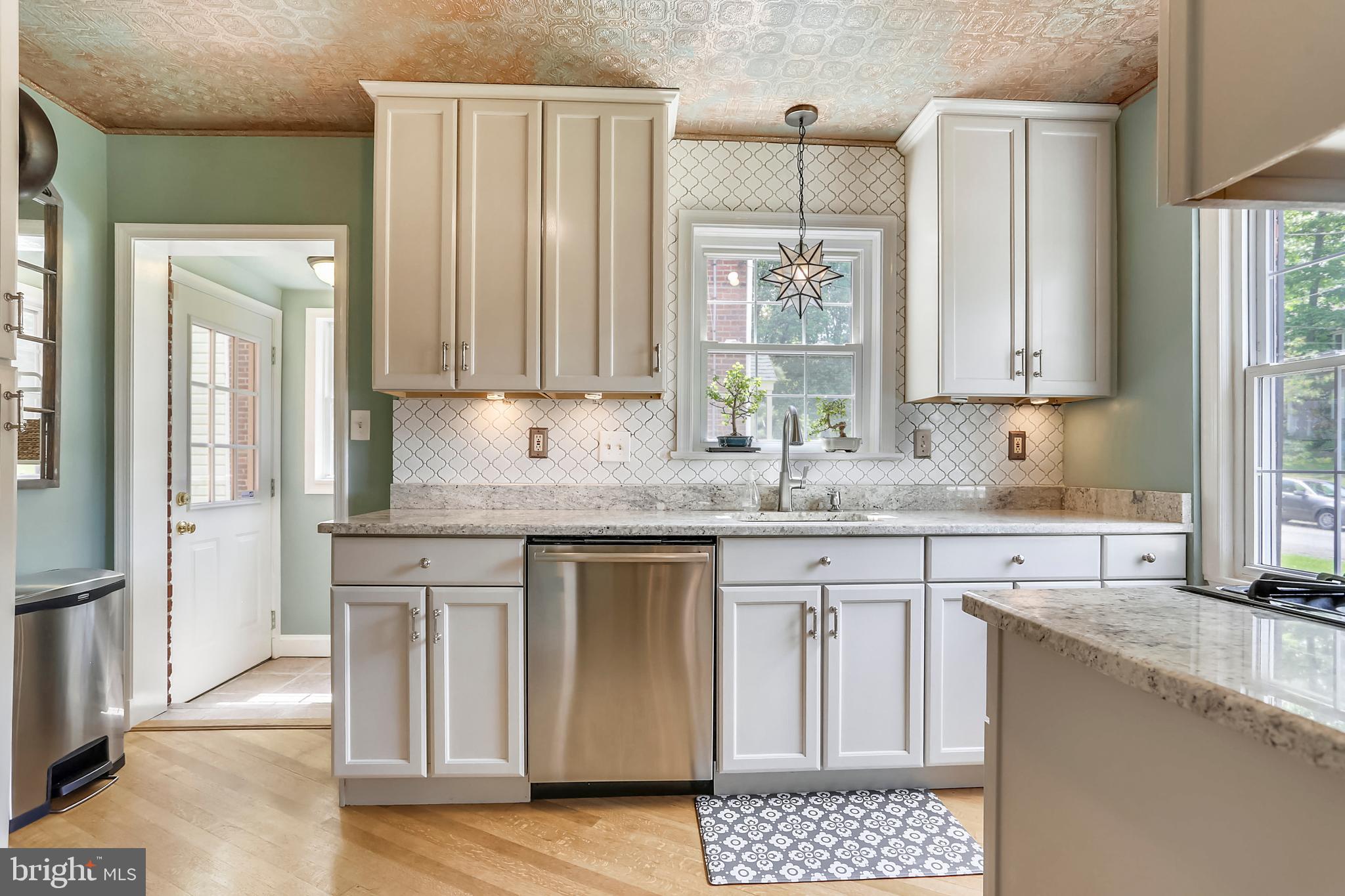 314 Penwood Road Silver Spring, MD 20901 - Photo 10 of 39 Renovated kitchen