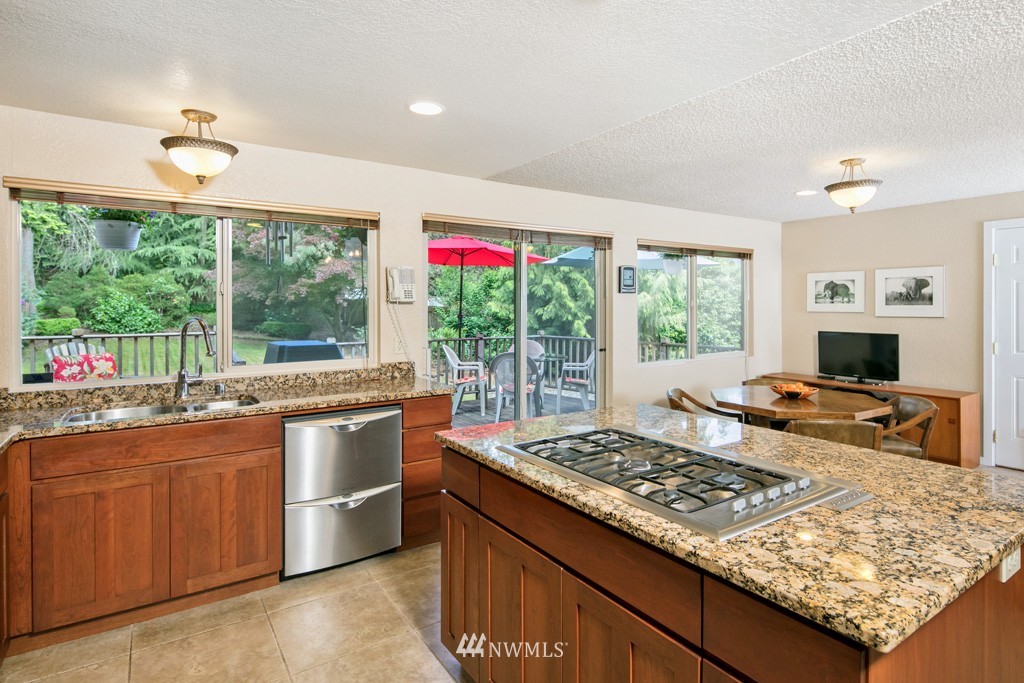 18328 Baldwin Road Bothell, WA 98012 - Photo 7 of 24