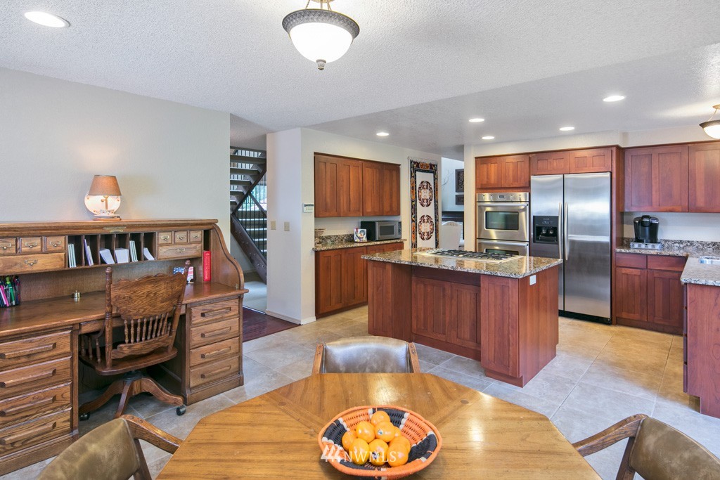 18328 Baldwin Road Bothell, WA 98012 - Photo 9 of 24