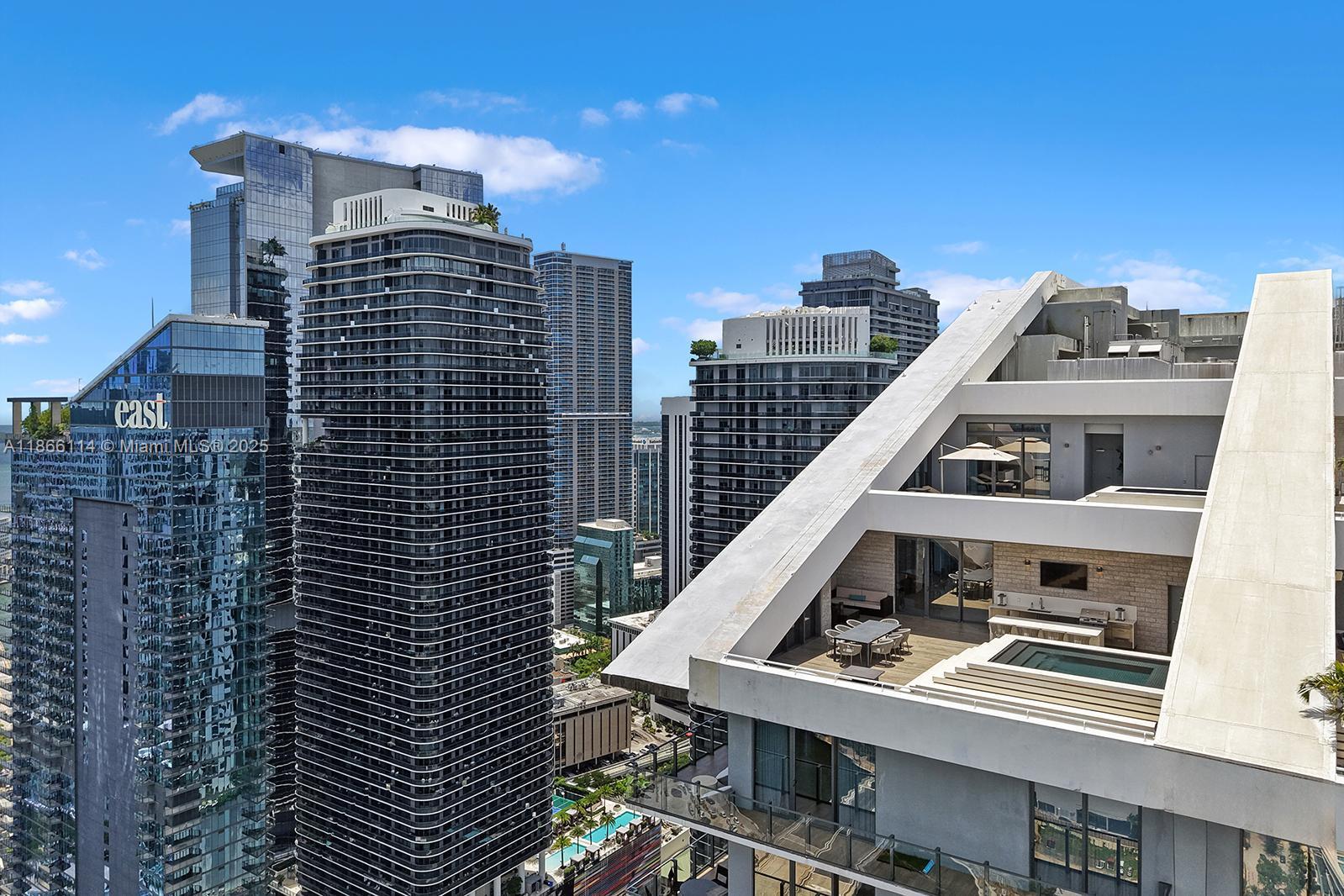 88 Southwest 7th Street, Unit 1401 Miami, FL 33130 - Photo 27 of 35 a view of a balcony with city view
