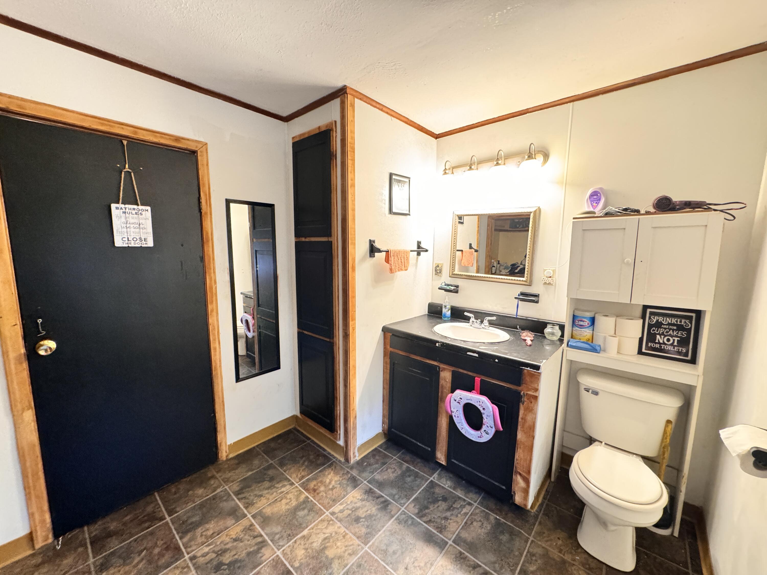 415 Enfield Road Lincoln, ME 04457 - Photo 10 of 39 IMG_4739
