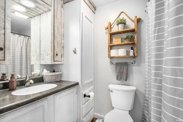 $402,500 | 5980 North 1080 West, Shipshewana, IN 46565