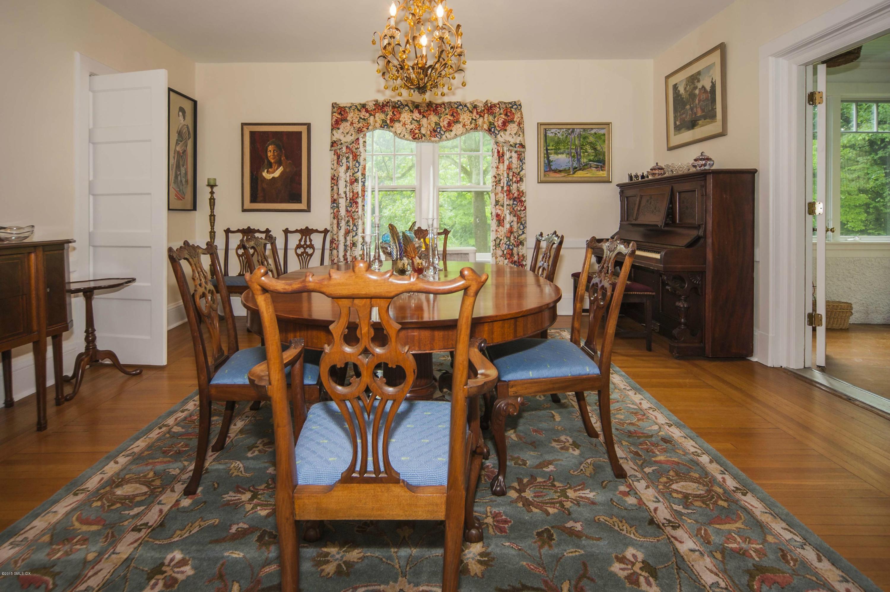 33 Hillside Road Greenwich, CT 06830 - Photo 5 of 22 3