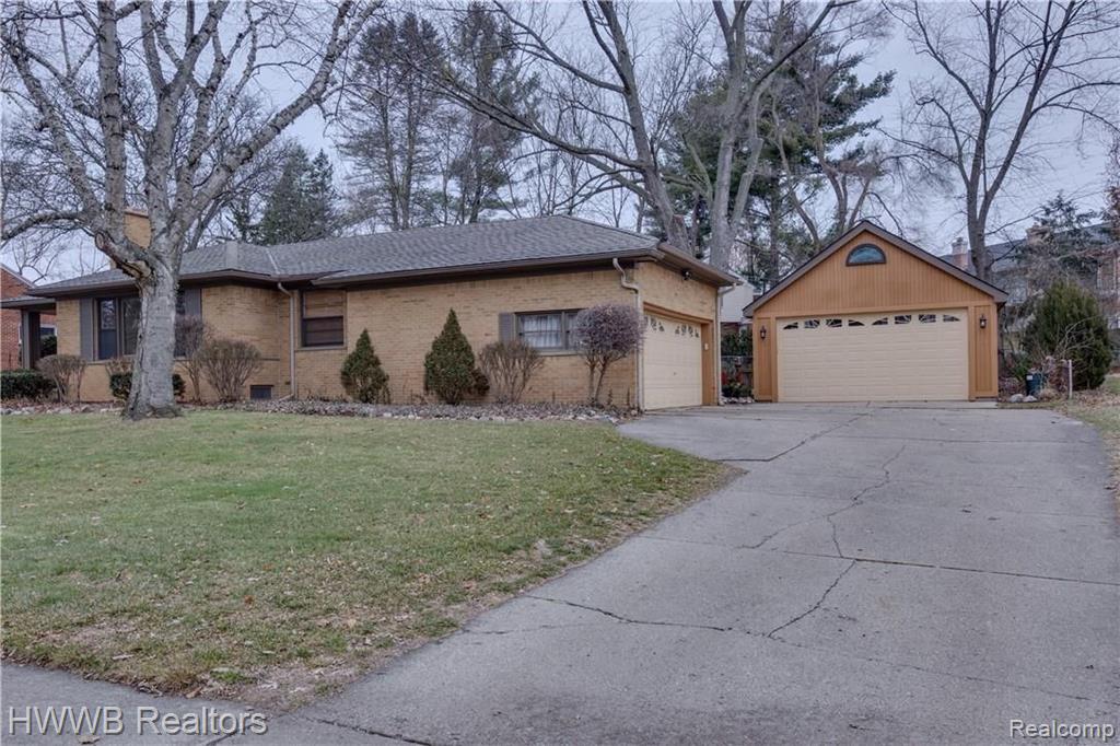 18134 Riverside Drive Beverly Hills, MI 48025 - Photo 2 of 34