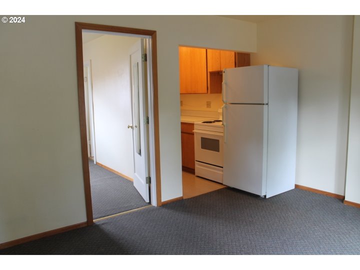 848 N Street Springfield, OR 97477 - Photo 13 of 33