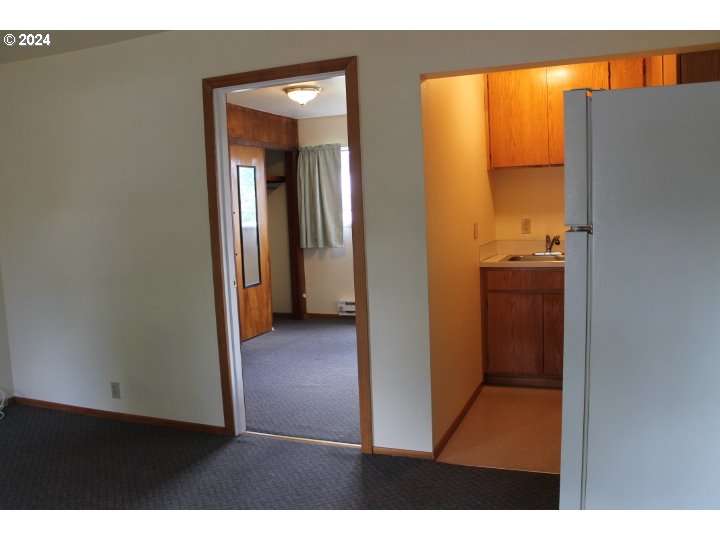848 N Street Springfield, OR 97477 - Photo 14 of 33 a view of a bathroom from a hallway