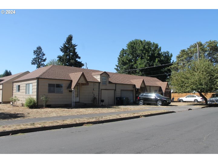 848 N Street Springfield, OR 97477 - Photo 2 of 33 a house view with a outdoor space