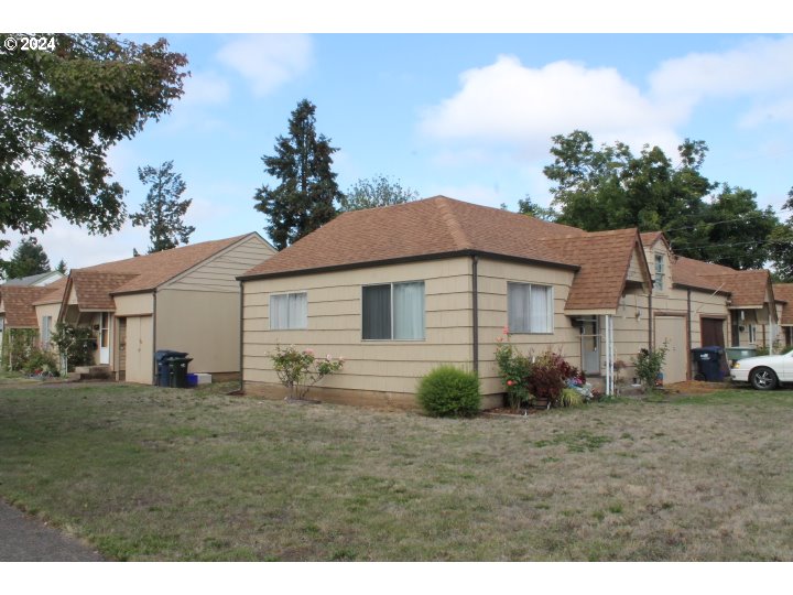 848 N Street Springfield, OR 97477 - Photo 32 of 33 a house view with a outdoor space