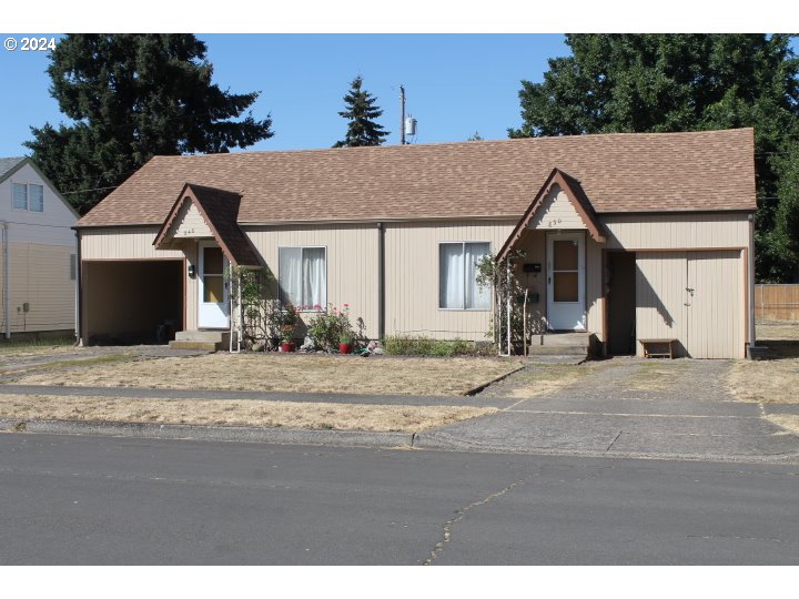 848 N Street Springfield, OR 97477 - Photo 4 of 33 a view of house with a outdoor space