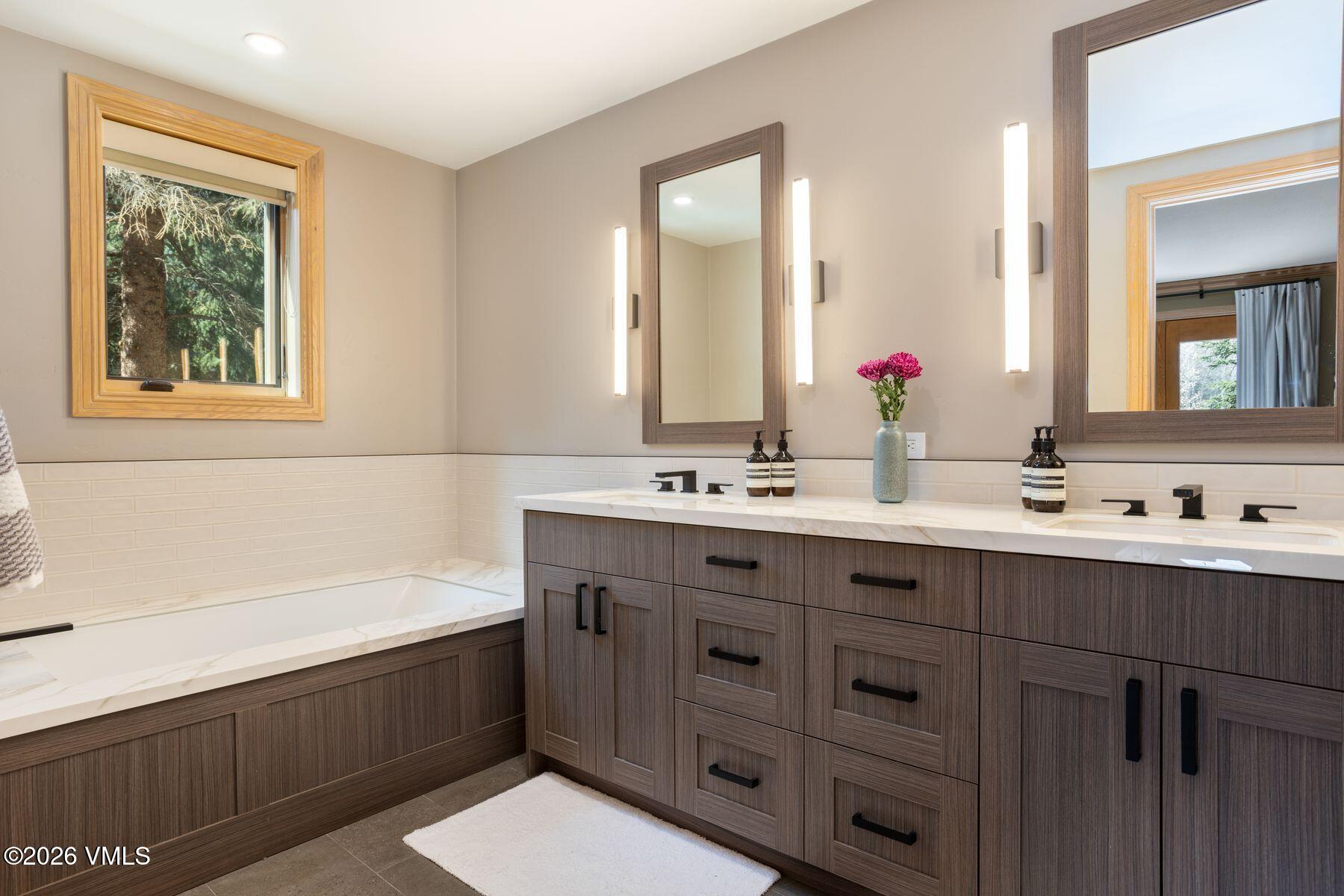 1166 Village Road, Unit B303 Beaver Creek, CO 81620 - Photo 17 of 31 photo_online_016