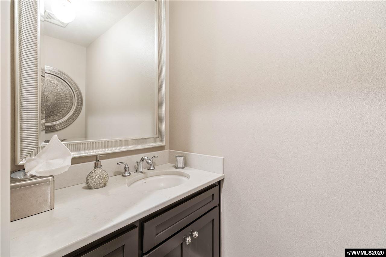 35632 Brewster Road Lebanon, OR 97355 - Photo 17 of 41
