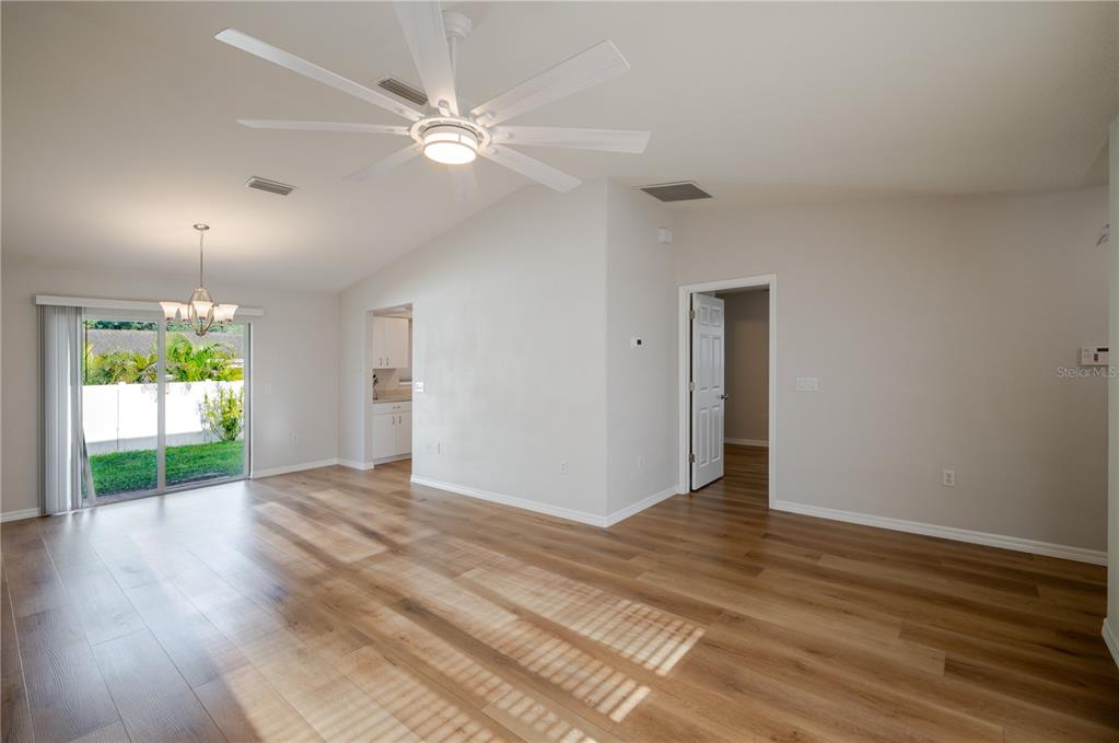 3147 Lobelia Road Venice, FL 34293 - Photo 10 of 38 Gallery Image 10