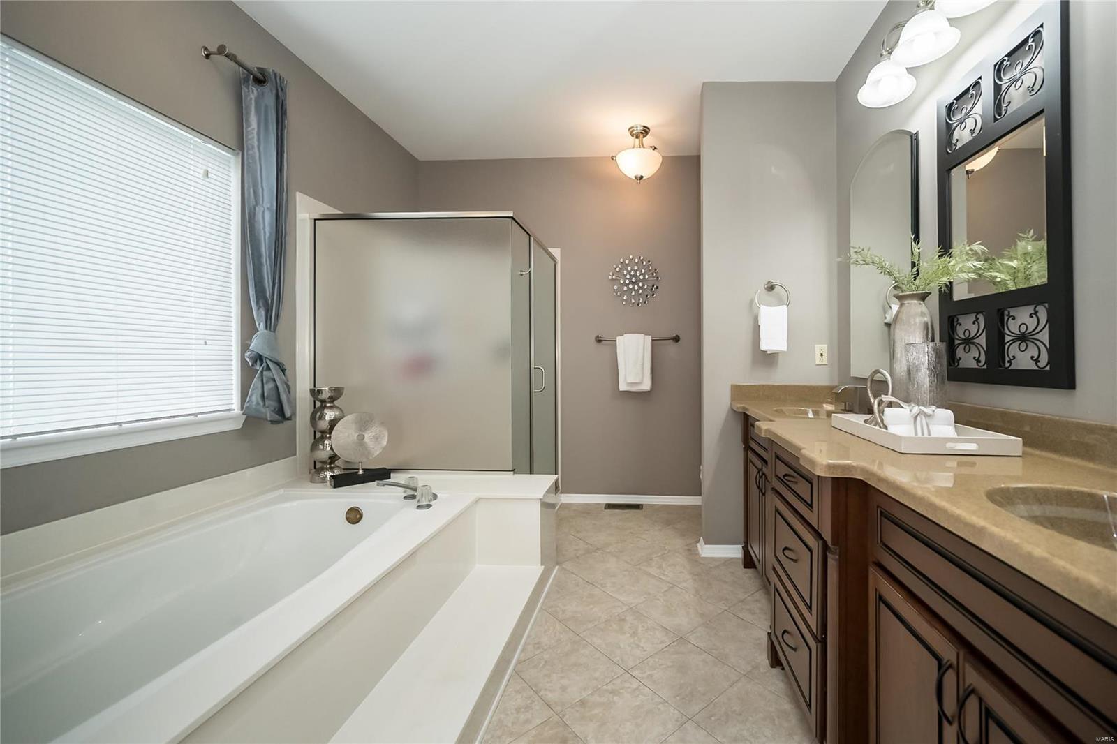 1229 Bluffview Ridge Drive Chesterfield, MO 63005 - Photo 24 of 46