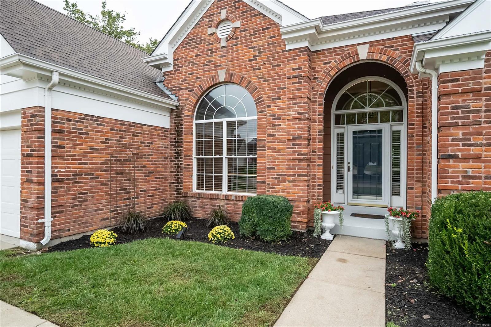 1229 Bluffview Ridge Drive Chesterfield, MO 63005 - Photo 3 of 46